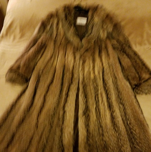 NEW YORKER FUR COAT - Picture 2 of 8